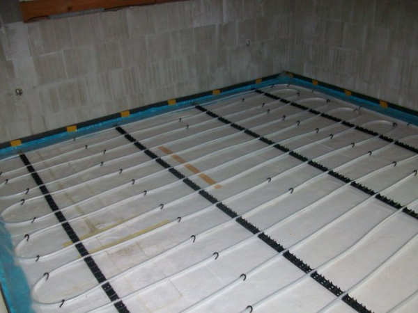 Ukázka montáže podlahového topení Universa firmou ESEL TECHNOLOGIES s.r.o.